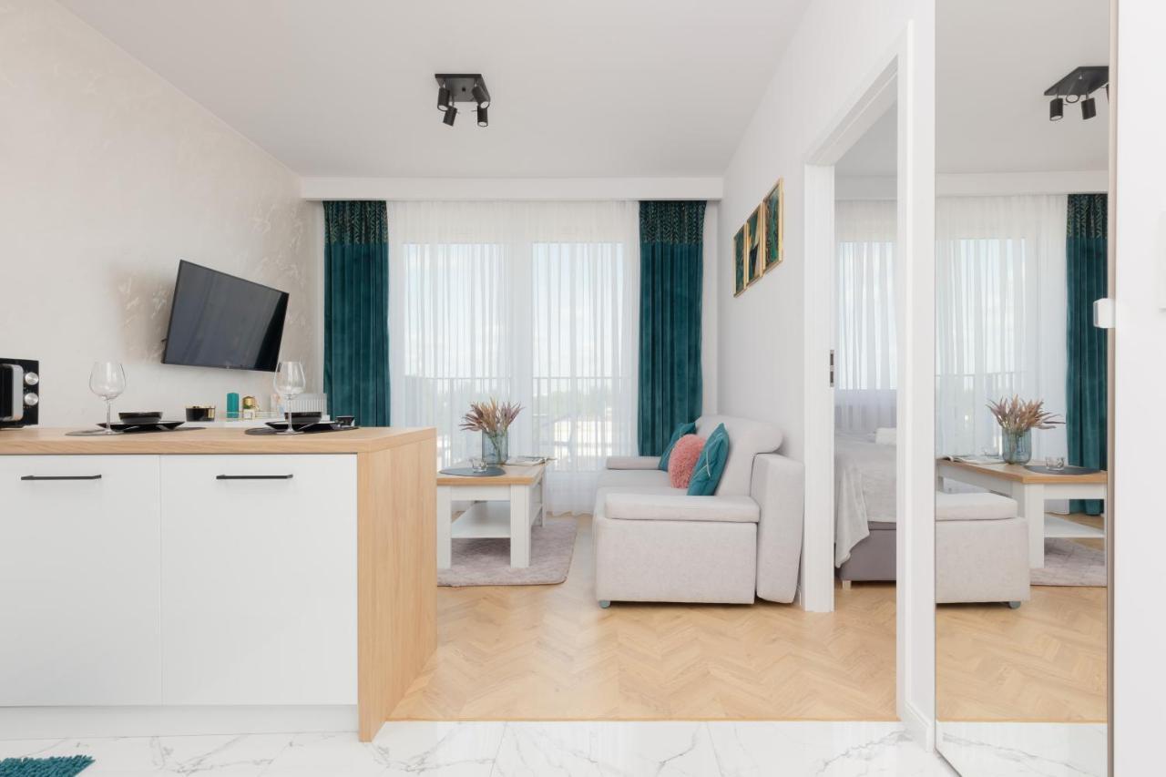 Warsaw Kotsisa Apartments With Parking By Noclegi Renters المظهر الخارجي الصورة