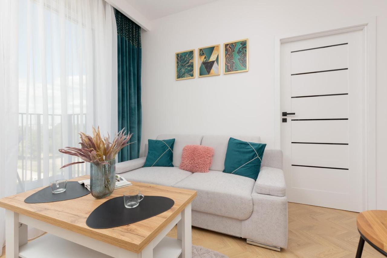 Warsaw Kotsisa Apartments With Parking By Noclegi Renters المظهر الخارجي الصورة