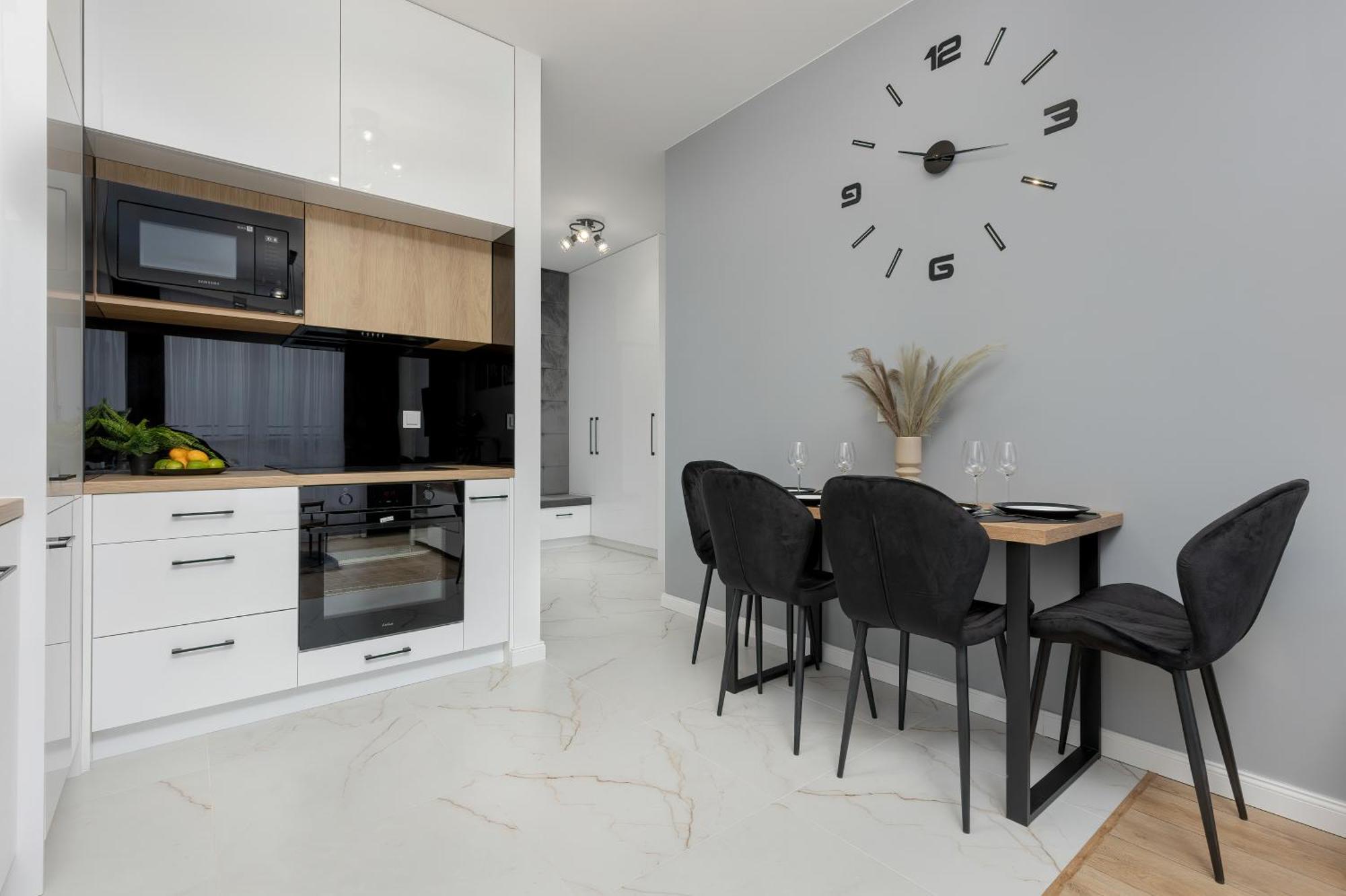 Warsaw Kotsisa Apartments With Parking By Noclegi Renters المظهر الخارجي الصورة