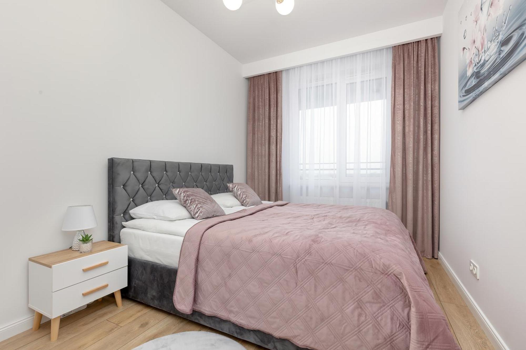 Warsaw Kotsisa Apartments With Parking By Noclegi Renters المظهر الخارجي الصورة