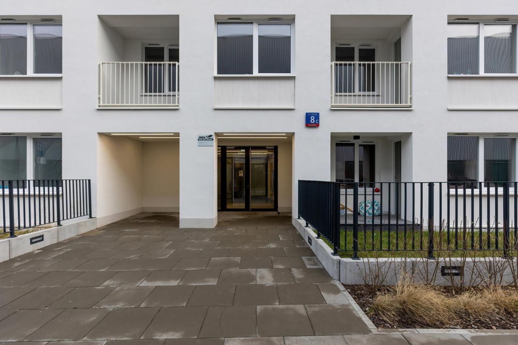 Warsaw Kotsisa Apartments With Parking By Noclegi Renters المظهر الخارجي الصورة